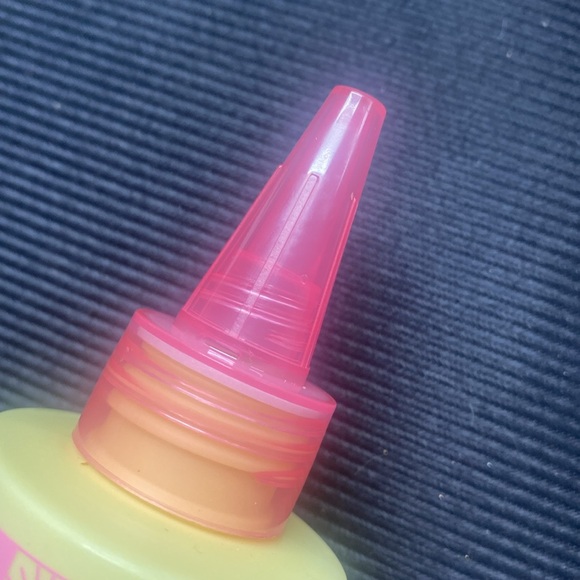 Amika smooth over frizz fighting treatment - Picture 4 of 4